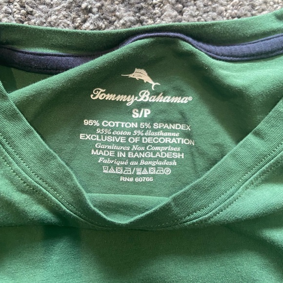 Tommy Bahama long sleeve green - Picture 3 of 3